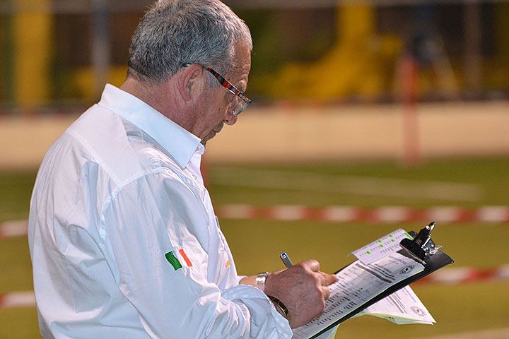 Stefano Bartolini als Richter auf der Bahrain Dog Show 2018